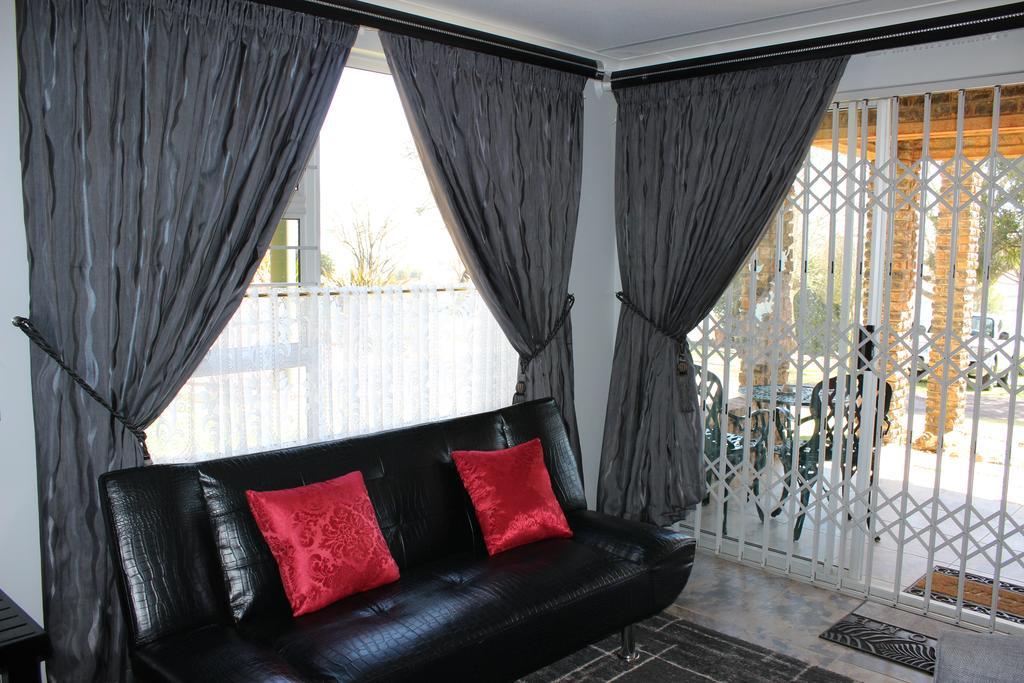 Waterfront Guest House Carolina ภายนอก รูปภาพ